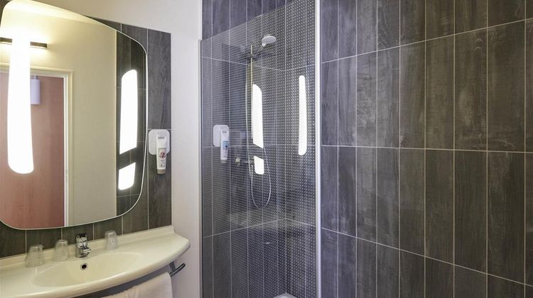 Ibis Hotel Cholet Room