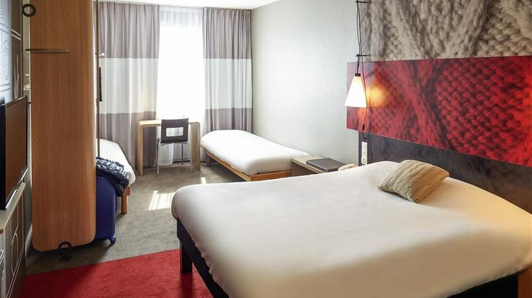 Ibis Hotel Cholet Room