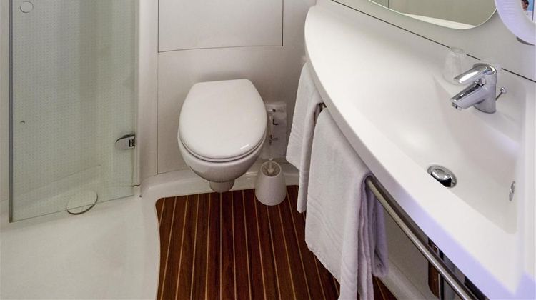Ibis Hotel Cholet Room