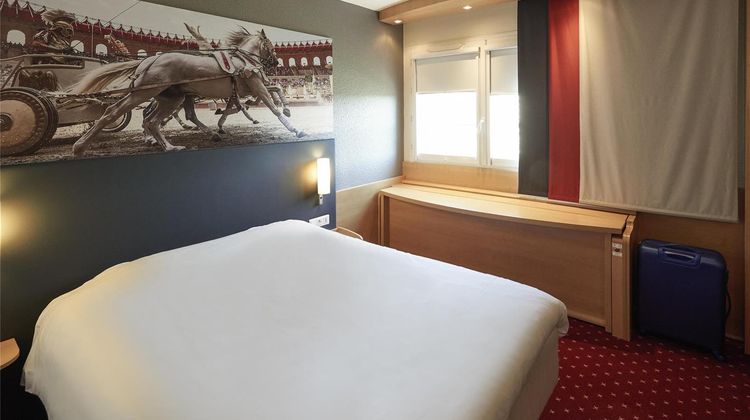 Ibis Hotel Cholet Room