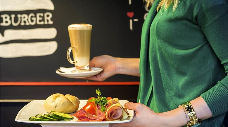<b>Ibis Szczecin Centrum Restaurant</b>. Images powered by <a href="https://iceportal.shijigroup.com/" title="IcePortal" target="_blank">IcePortal</a>.