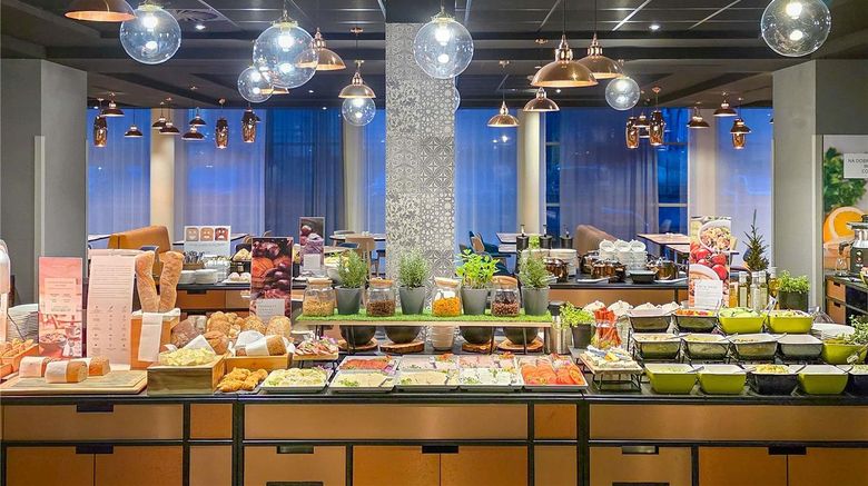 <b>Mercure Poznan Restaurant</b>. Images powered by <a href="https://iceportal.shijigroup.com/" title="IcePortal" target="_blank">IcePortal</a>.