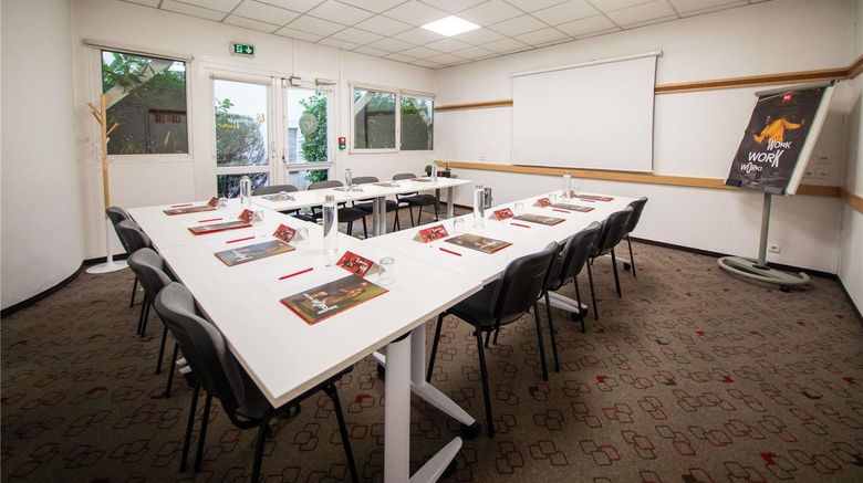 <b>Ibis Nogent Sur Marne Meeting</b>. Images powered by <a href="https://iceportal.shijigroup.com/" title="IcePortal" target="_blank">IcePortal</a>.