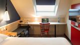 <b>Ibis Brest Kergaradec Room</b>. Images powered by <a href="https://iceportal.shijigroup.com/" title="IcePortal" target="_blank">IcePortal</a>.