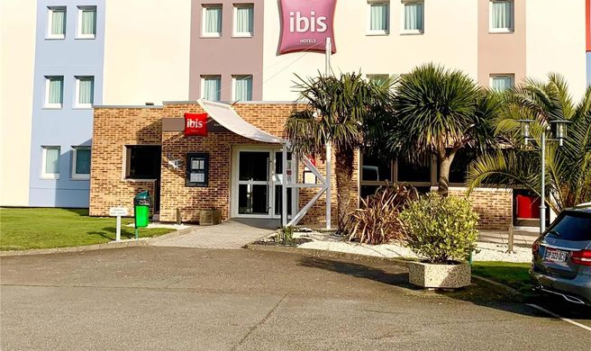 Ibis Auray Exterior