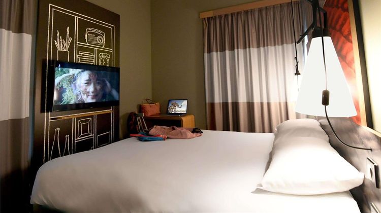 Ibis Nantes Saint Herblain Room