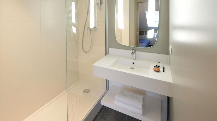 Ibis Nantes Saint Herblain Room