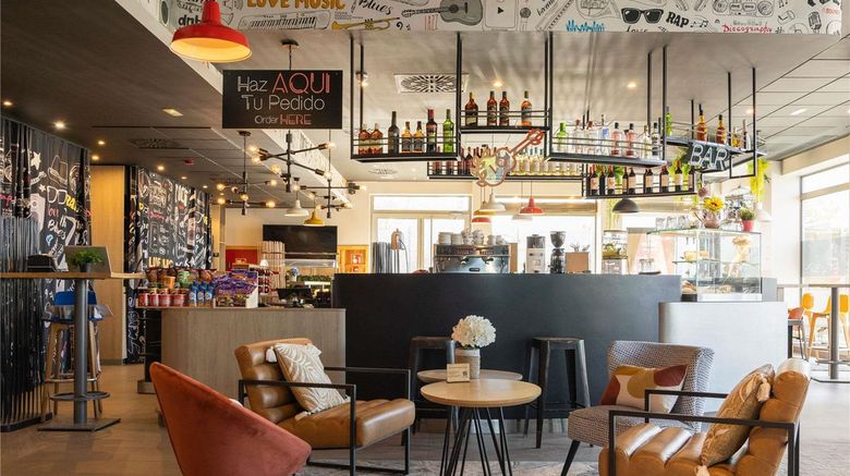 <b>Ibis Valencia Bonaire Restaurant</b>. Images powered by <a href="https://iceportal.shijigroup.com/" title="IcePortal" target="_blank">IcePortal</a>.