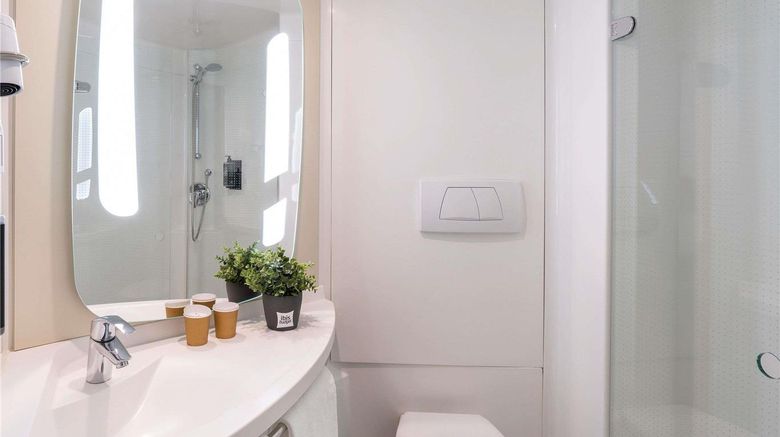 <b>Ibis Barcelona Sant Andreu de la Barca Room</b>. Images powered by <a href="https://iceportal.shijigroup.com/" title="IcePortal" target="_blank">IcePortal</a>.