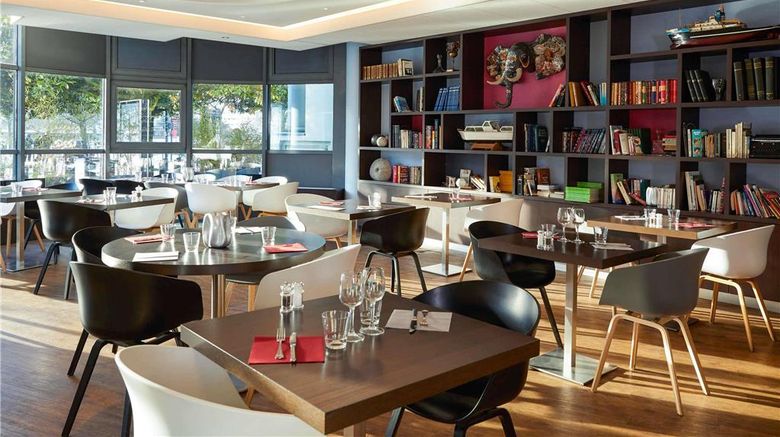 <b>Mercure Nantes Centre Gare Restaurant</b>. Images powered by <a href="https://iceportal.shijigroup.com/" title="IcePortal" target="_blank">IcePortal</a>.
