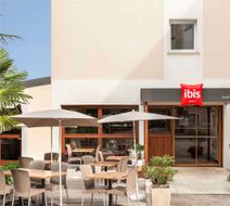 Ibis Auch Exterior