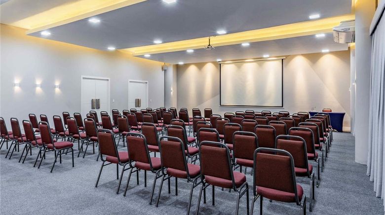 <b>Mercure Apartments Fortaleza Meireles Meeting</b>. Images powered by <a href="https://iceportal.shijigroup.com/" title="IcePortal" target="_blank">IcePortal</a>.