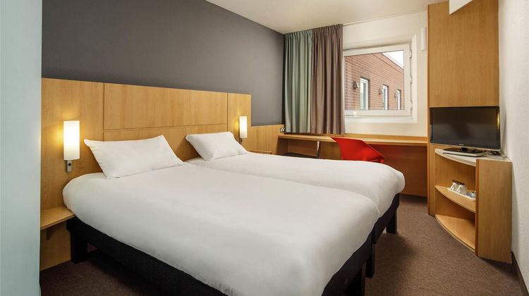 Ibis Hull Room