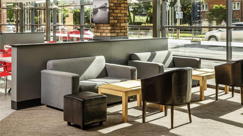<b>Ibis Hull Restaurant</b>. Images powered by <a href="https://iceportal.shijigroup.com/" title="IcePortal" target="_blank">IcePortal</a>.