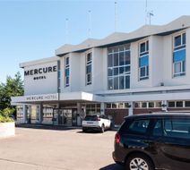 Mercure Pont de Loire Exterior