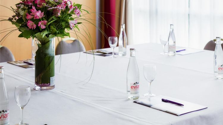 Mercure Pont de Loire Meeting