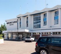Mercure Pont de Loire Exterior