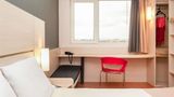 <b>Ibis Montevideo Exterior</b>. Images powered by <a href="https://iceportal.shijigroup.com/" title="IcePortal" target="_blank">IcePortal</a>.