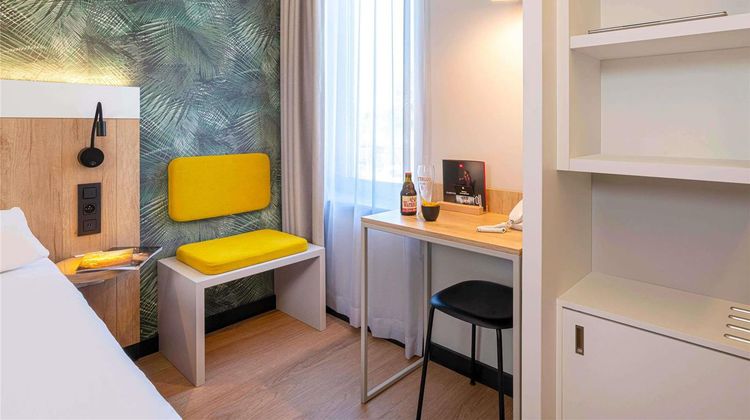 Ibis Waterloo Room