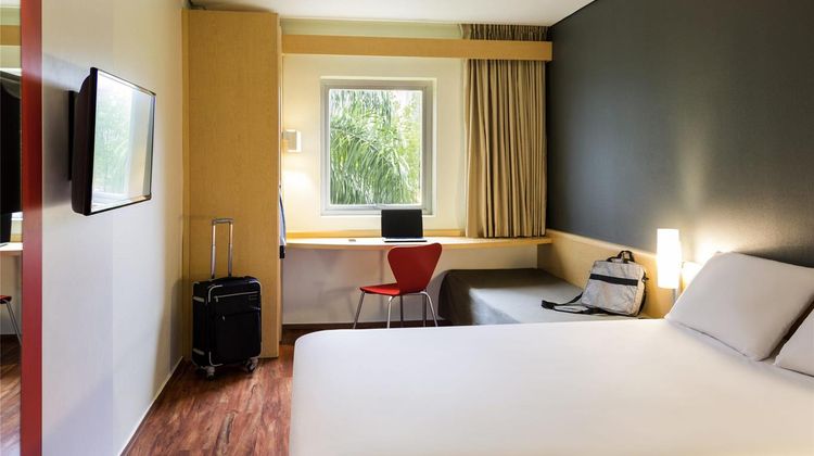 Ibis Monterrey Valle Room