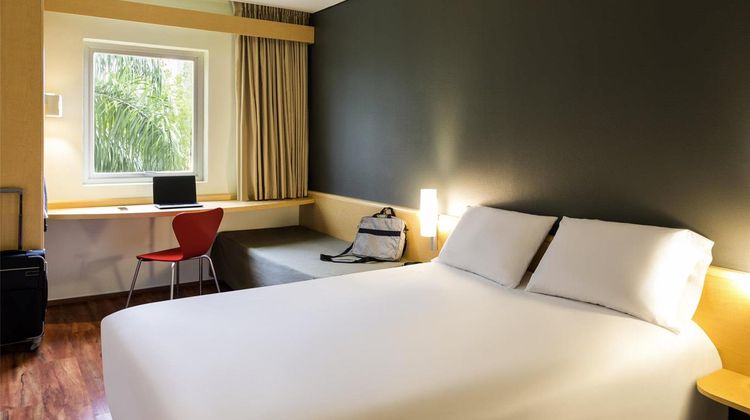 Ibis Monterrey Valle Room