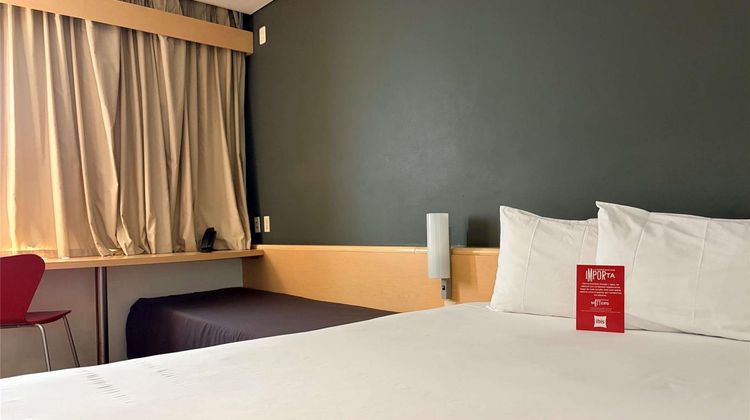 Ibis Monterrey Valle Room