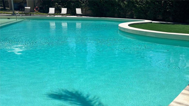 <b>Novotel Monterrey Valle Pool</b>. Images powered by <a href="https://iceportal.shijigroup.com/" title="IcePortal" target="_blank">IcePortal</a>.