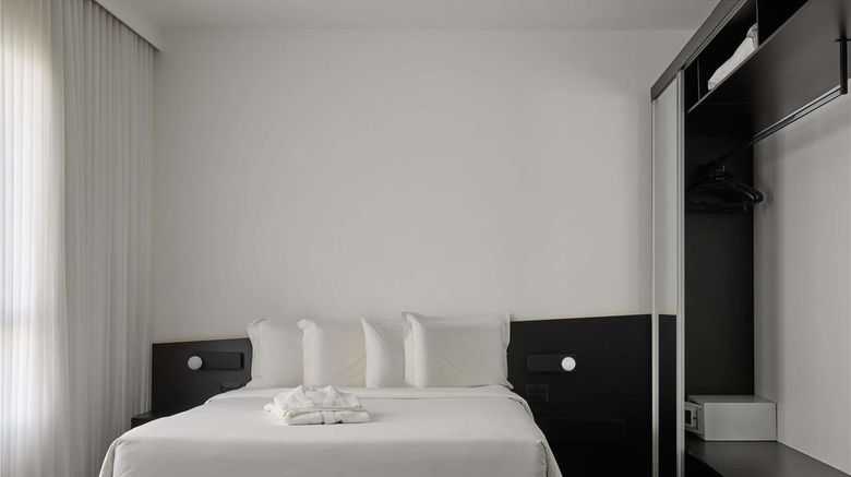 <b>Mercure Belo Horizonte Lourdes Suite</b>. Images powered by <a href="https://iceportal.shijigroup.com/" title="IcePortal" target="_blank">IcePortal</a>.
