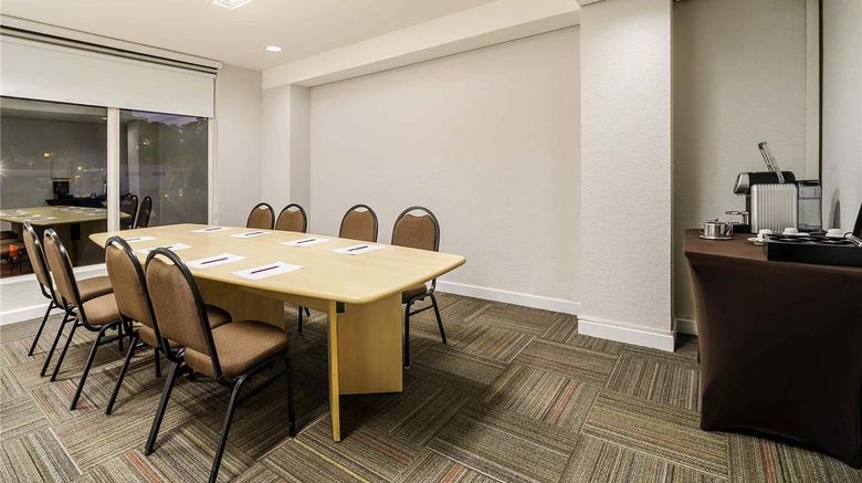 <b>Mercure Apartments Guarulhos Aeroporto Meeting</b>. Images powered by <a href="https://iceportal.shijigroup.com/" title="IcePortal" target="_blank">IcePortal</a>.