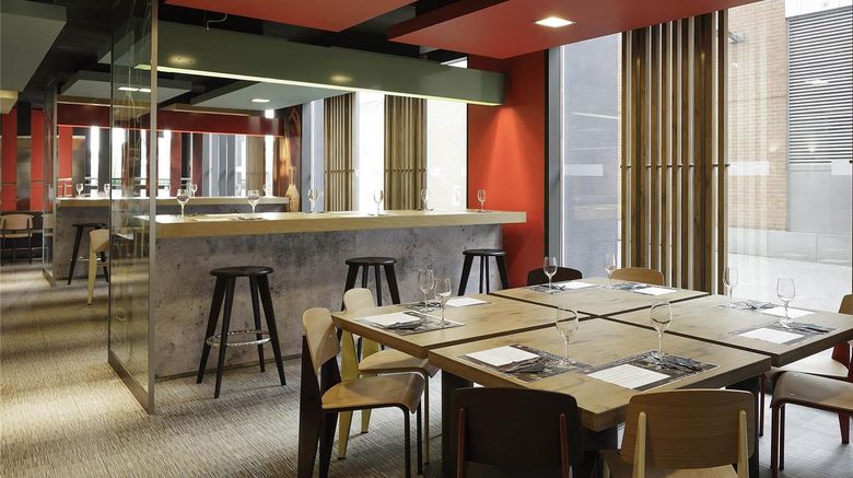 <b>Ibis London Excel Restaurant</b>. Images powered by <a href="https://iceportal.shijigroup.com/" title="IcePortal" target="_blank">IcePortal</a>.
