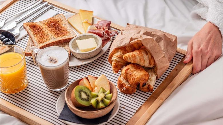 <b>Novotel London ExCel Restaurant</b>. Images powered by <a href="https://iceportal.shijigroup.com/" title="IcePortal" target="_blank">IcePortal</a>.