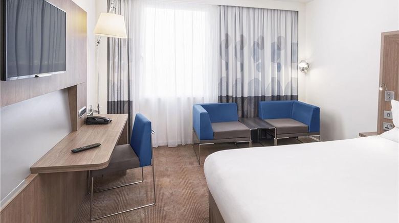 <b>Novotel London ExCel Room</b>. Images powered by <a href="https://iceportal.shijigroup.com/" title="IcePortal" target="_blank">IcePortal</a>.