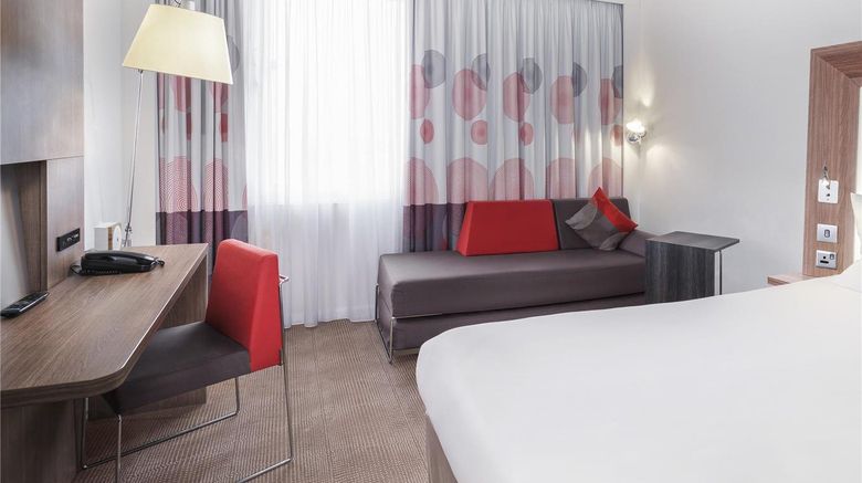 <b>Novotel London ExCel Room</b>. Images powered by <a href="https://iceportal.shijigroup.com/" title="IcePortal" target="_blank">IcePortal</a>.