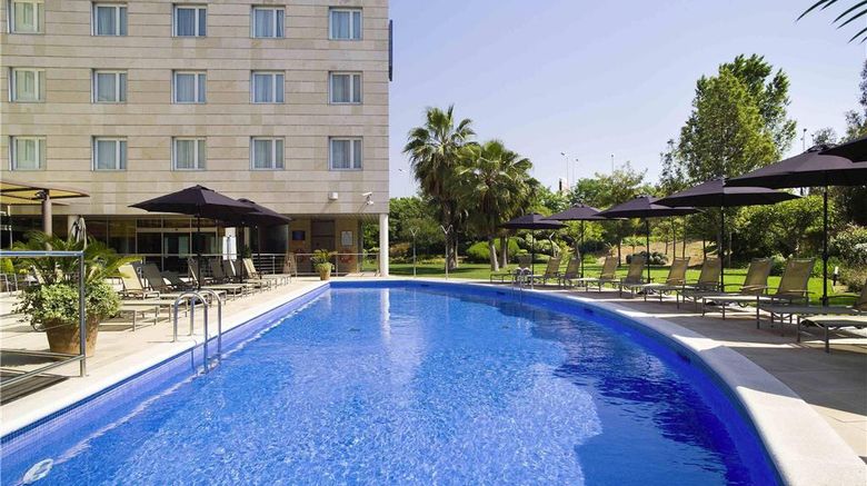 <b>Novotel Barcelona Cornella Pool</b>. Images powered by <a href="https://iceportal.shijigroup.com/" title="IcePortal" target="_blank">IcePortal</a>.