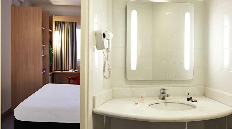Ibis Goiania Room