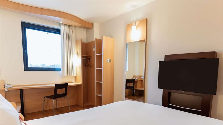 <b>Hotel Ibis Barcelona Ripollet Room</b>. Images powered by <a href="https://iceportal.shijigroup.com/" title="IcePortal" target="_blank">IcePortal</a>.
