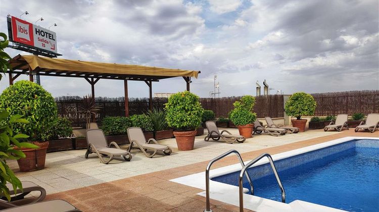 Ibis Granada Exterior