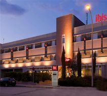 Ibis Granada Exterior