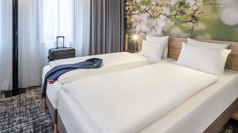 <b>Novotel Suites Wien City Donau Room</b>. Images powered by <a href="https://iceportal.shijigroup.com/" title="IcePortal" target="_blank">IcePortal</a>.