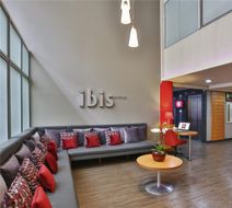 Ibis Hotel Maringa Exterior