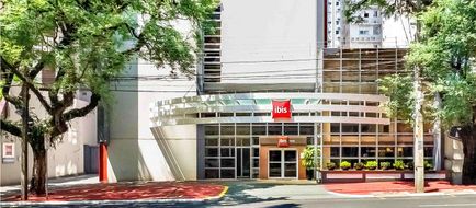 Ibis Hotel Maringa Exterior