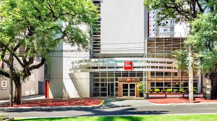 Ibis Hotel Maringa Exterior