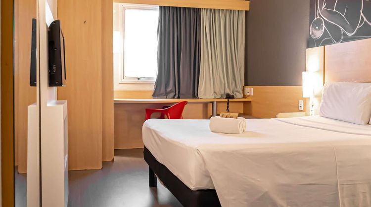 Ibis Macae Room