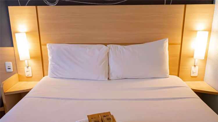 Ibis Macae Room