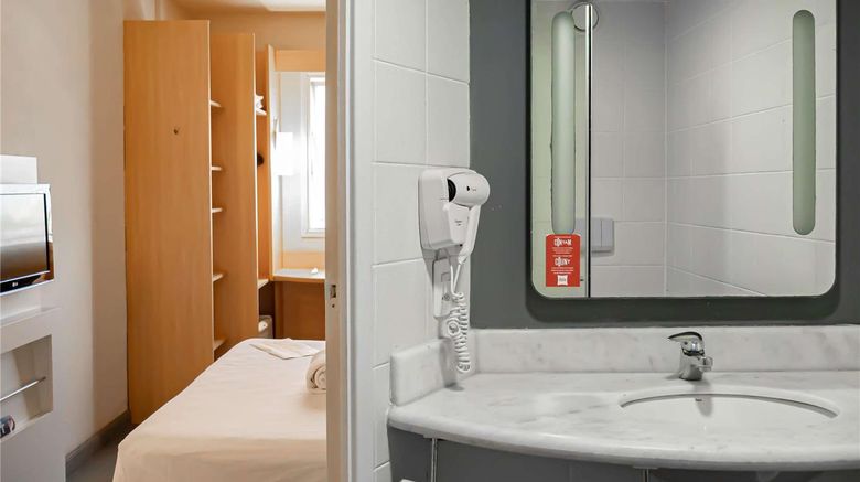 <b>Ibis Macae Room</b>. Images powered by <a href="https://iceportal.shijigroup.com/" title="IcePortal" target="_blank">IcePortal</a>.