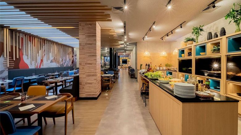 <b>Ibis Sao Paulo Paulista Restaurant</b>. Images powered by <a href="https://iceportal.shijigroup.com/" title="IcePortal" target="_blank">IcePortal</a>.