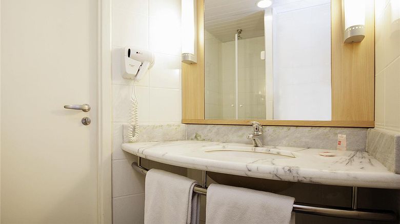 <b>Ibis Curitiba Aeroporto Room</b>. Images powered by <a href="https://iceportal.shijigroup.com/" title="IcePortal" target="_blank">IcePortal</a>.