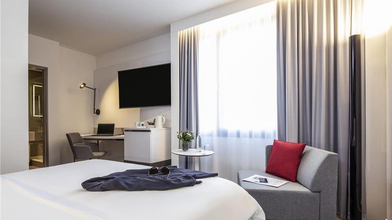 <b>Novotel Hamburg Alster Room</b>. Images powered by <a href="https://iceportal.shijigroup.com/" title="IcePortal" target="_blank">IcePortal</a>.