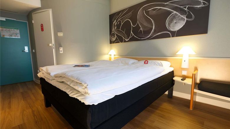 <b>Ibis Koeln Messe Room</b>. Images powered by <a href="https://iceportal.shijigroup.com/" title="IcePortal" target="_blank">IcePortal</a>.