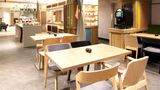 <b>Suite Novotel Berlin Postdamer Platz Restaurant</b>. Images powered by <a href="https://iceportal.shijigroup.com/" title="IcePortal" target="_blank">IcePortal</a>.
